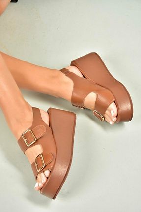 کفش پاشنه بلند پر قهوه ای زنانه پاشنه متوسط (5-9 سانتی متر) Fox Shoes - کد 931820192