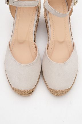 صندل بژ زنانه پاشنه پر luvishoes - کد 934282493