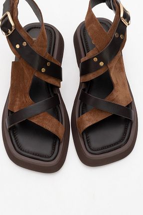 صندل قهوه ای زنانه پاشنه تخت luvishoes - کد 934266890