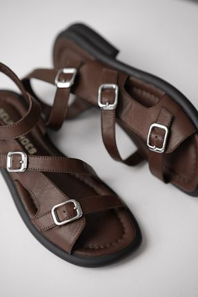 صندل قهوه ای زنانه پاشنه تخت selinshoes - کد 935280056