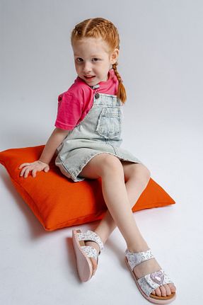 صندل سفید بچه گانه پاشنه تخت mnpc - کد 845104118