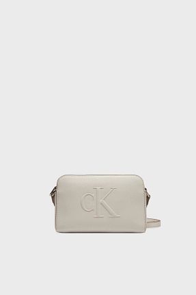 کیف دوشی بژ زنانه چرم مصنوعی Calvin Klein - کد 935033803