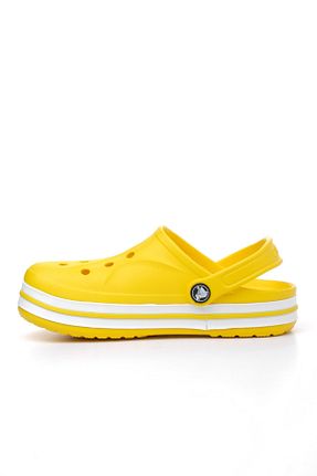 صندل زرد زنانه پاشنه تخت Crocs - کد 938097447