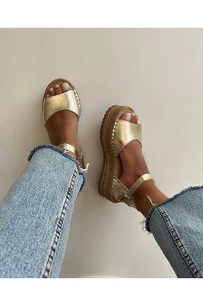 صندل طلائی زنانه پاشنه ضخیم Saracshoes - کد 938786443