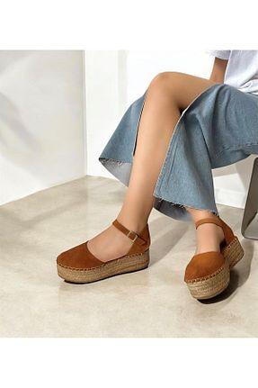 کفش پاشنه بلند پر قهوه ای زنانه پاشنه متوسط (5-9 سانتی متر) Saracshoes - کد 938786472