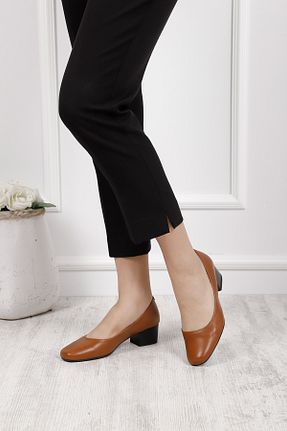کفش پاشنه بلند کلاسیک قهوه ای زنانه چرم خالص GÖNDERİ(R) - کد 215623900