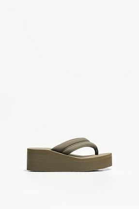 صندل خاکی زنانه پاشنه پلتفرم Bershka - کد 940633188