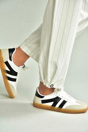 کفش اسنیکر سفید زنانه بند دار Fox Shoes - کد 939063640