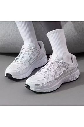 کفش اسنیکر سفید زنانه بند دار Nike - کد 941053433