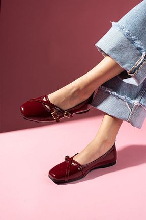 بابت زرشکی زنانه چرم لاکی FUGA MODA - کد 942559500