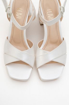 کفش پاشنه بلند کلاسیک سفید زنانه چرم مصنوعی luvishoes - کد 942949400