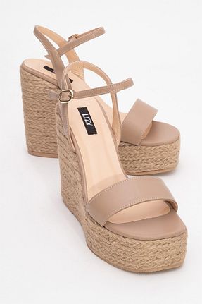 صندل قهوه ای زنانه پاشنه پر Lizy Shoes - کد 948014729