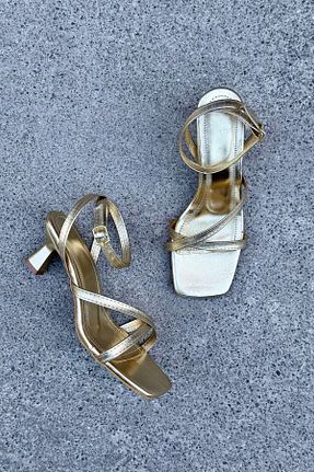 کفش پاشنه بلند کلاسیک طلائی زنانه چرم لاکی yezy shoes - کد 938136246