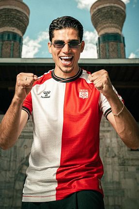 لباس فرم فوتبال قرمز زنانه hummel - کد 952990489