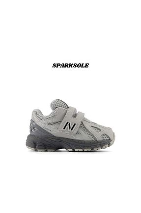 کفش اسنیکر طوسی بچه گانه بند دار New Balance - کد 955331087