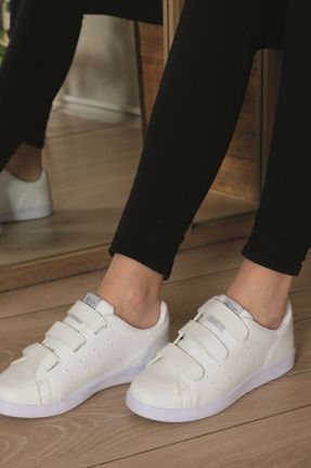کفش اسنیکر سفید زنانه چسبی چرم مصنوعی کد 148465214