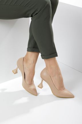 کفش پاشنه بلند کلاسیک بژ زنانه چرم مصنوعی پاشنه نازک پاشنه متوسط ( 5 - 9 cm ) کد 213975683