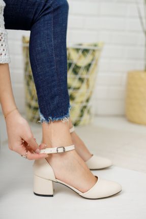 کفش پاشنه بلند کلاسیک بژ زنانه چرم مصنوعی پاشنه متوسط ( 5 - 9 cm ) پاشنه ضخیم کد 79852140