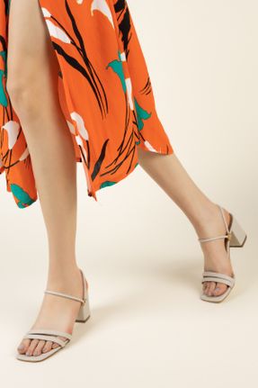 کفش پاشنه بلند کلاسیک بژ زنانه چرم مصنوعی پاشنه متوسط ( 5 - 9 cm ) پاشنه ضخیم کد 221606037