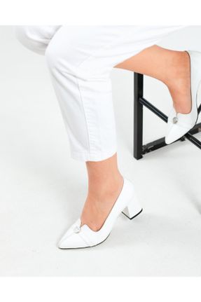 کفش پاشنه بلند کلاسیک سفید زنانه چرم طبیعی پاشنه ضخیم پاشنه متوسط ( 5 - 9 cm ) کد 244352264