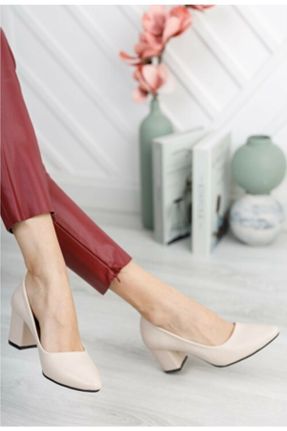 کفش پاشنه بلند کلاسیک بژ زنانه چرم مصنوعی پاشنه ضخیم پاشنه متوسط ( 5 - 9 cm ) کد 148316792