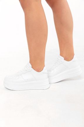کفش اسنیکر سفید زنانه بند دار چرم مصنوعی کد 275968095