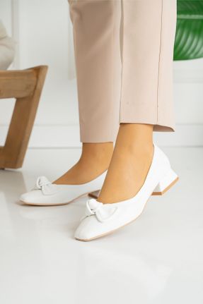 کفش پاشنه بلند کلاسیک سفید زنانه چرم مصنوعی پاشنه ضخیم پاشنه کوتاه ( 4 - 1 cm ) کد 87375518