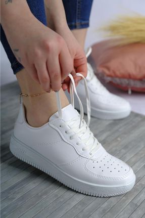 کفش اسنیکر سفید زنانه بند دار چرم مصنوعی کد 204547220