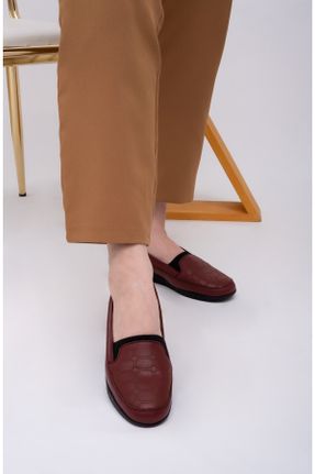 کفش کژوال زرشکی زنانه چرم طبیعی پاشنه کوتاه ( 4 - 1 cm ) پاشنه ساده کد 650481863