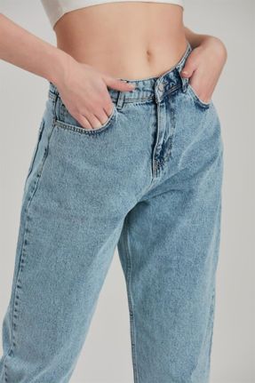شلوار جین آبی زنانه پاچه لوله ای فاق بلند ساده کد 659873812