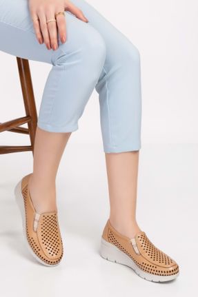 کفش کژوال بژ زنانه چرم طبیعی پاشنه کوتاه ( 4 - 1 cm ) پاشنه پر کد 672333862