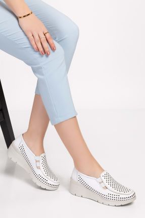 کفش کژوال سفید زنانه چرم طبیعی پاشنه کوتاه ( 4 - 1 cm ) پاشنه پر کد 672334185
