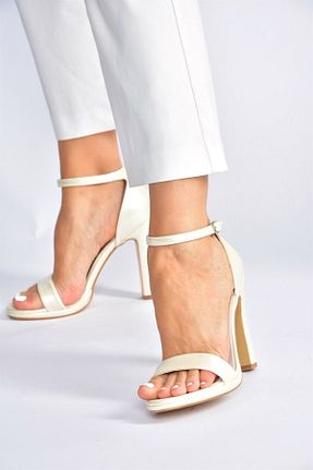 صندل سفید زنانه پاشنه نازک Fox Shoes - کد 270853185