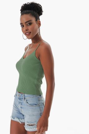 تی شرت سبز زنانه پلی استر یقه هفت تکی بیسیک کد 673857250