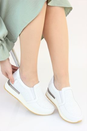 کفش کژوال سفید زنانه چرم طبیعی پاشنه ساده کد 679422991