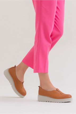 کفش کلاسیک قهوه ای زنانه چرم طبیعی پاشنه کوتاه ( 4 - 1 cm ) پاشنه ساده کد 685489187