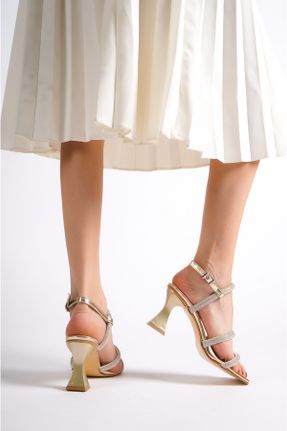 کفش مجلسی طلائی زنانه چرم لاکی پاشنه متوسط ( 5 - 9 cm ) پاشنه نازک کد 687834405