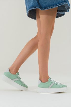 کفش اسنیکر سبز زنانه چرم طبیعی بند دار چرم طبیعی کد 691100342