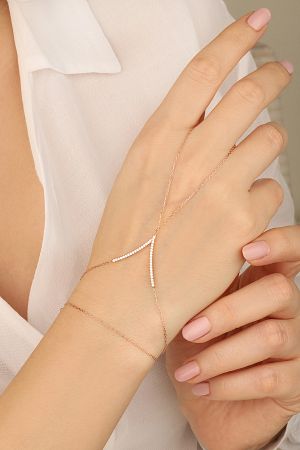 Kadın Rose Zirkon Taşlı V Model 925 Ayar Gümüş Şahmeran