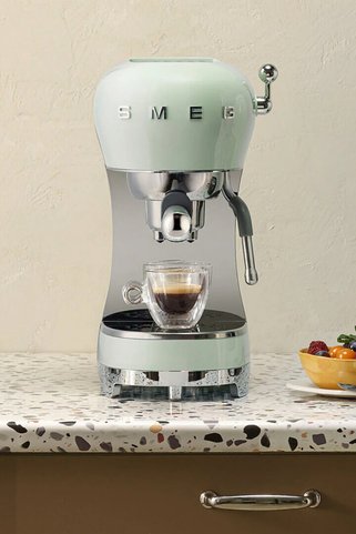 SMEG ECF02PGEU STANDART ESPRESSO MAKİNASI PASTEL YEŞİL