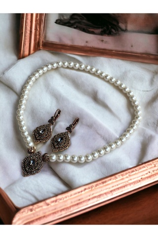 FAYRA ACCESSORIES Zirkon Taşlı Badem İnci Kolye ve Küpe Seti