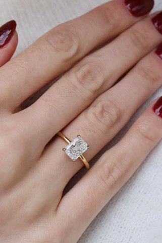 Crystal Diamond Zirconia Işıklı Kutuda Radyant 3 Karat Yüzük