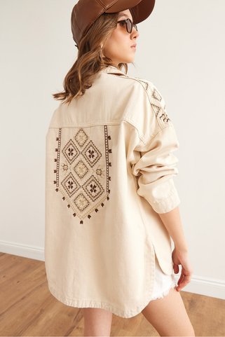 Olalook Kadın Taş Omuz ve Sırt Nakış Detaylı Pamuk Gabardin Ceket CKT-19000430