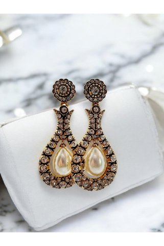 FUYA JEWELLERY İnci Sallantılı Su Damlası Küpe