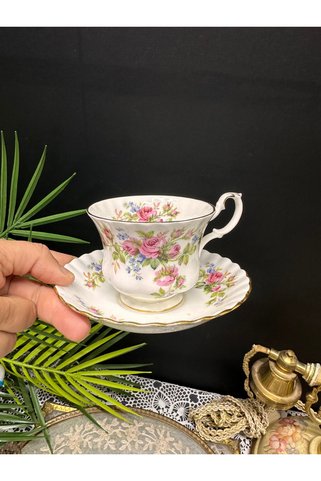 Royal Albert Moss rose fincan