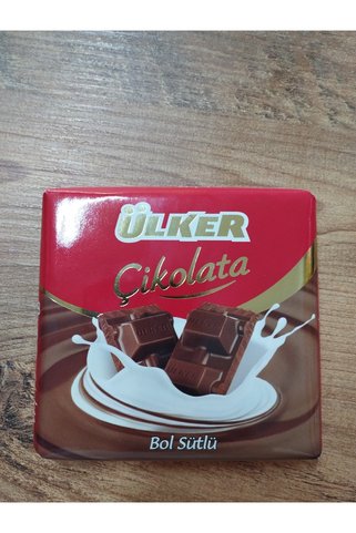 Ülker çikolata bol sütlü