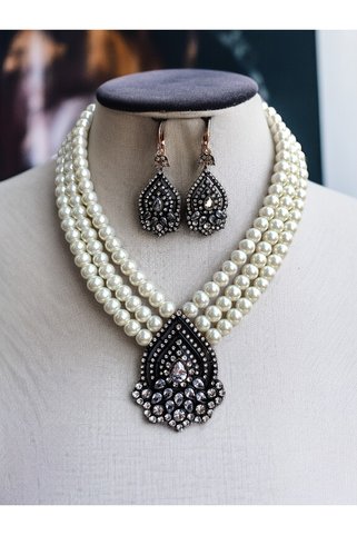 FAYRA ACCESSORIES Zirkon Taşlı Tasarım Inci Kolye ve Küpe Seti