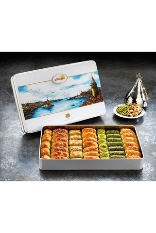Güllüoğlu Kübban Fıstıklı ve Cevizli Karışık Baklava (Galata) - 1,725kg