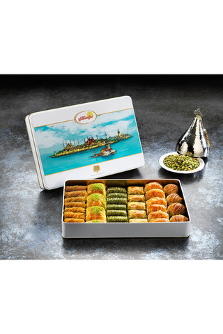 Güllüoğlu Kübban Fıstıklı Karışık Baklava (Ada) - 1,45kg