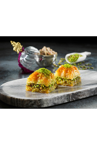 Güllüoğlu Kübban Fıstıklı Özel Kare Baklava - 1kg